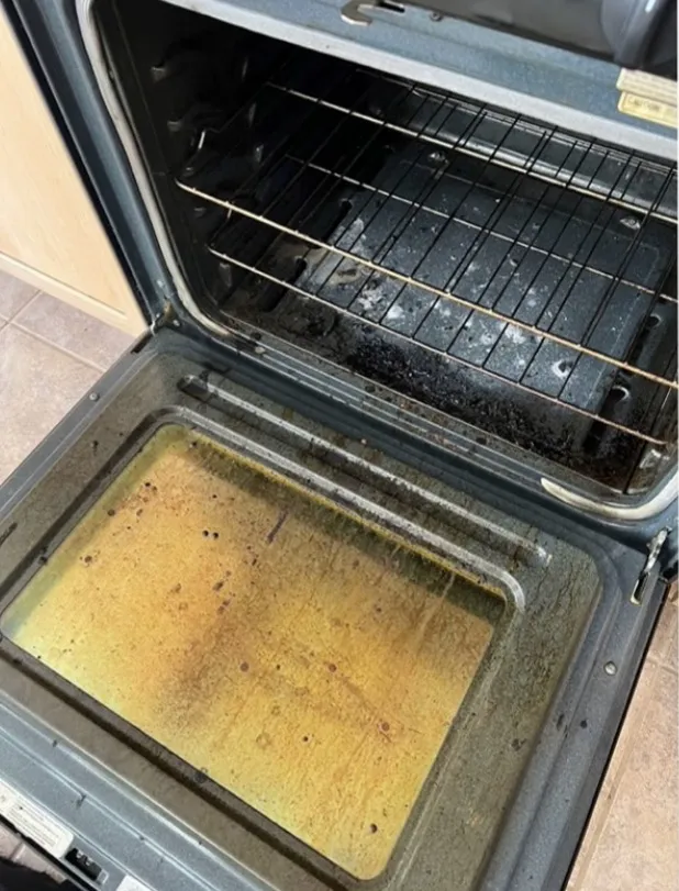 Oven before deep cleaning
